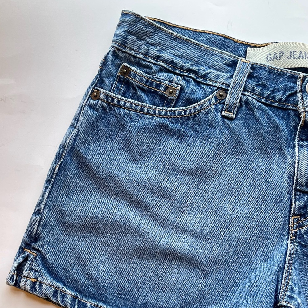 GAP Women's Classic Blue Jean 5 Pocket Shorts- Size 6 - Picture 5 of 9